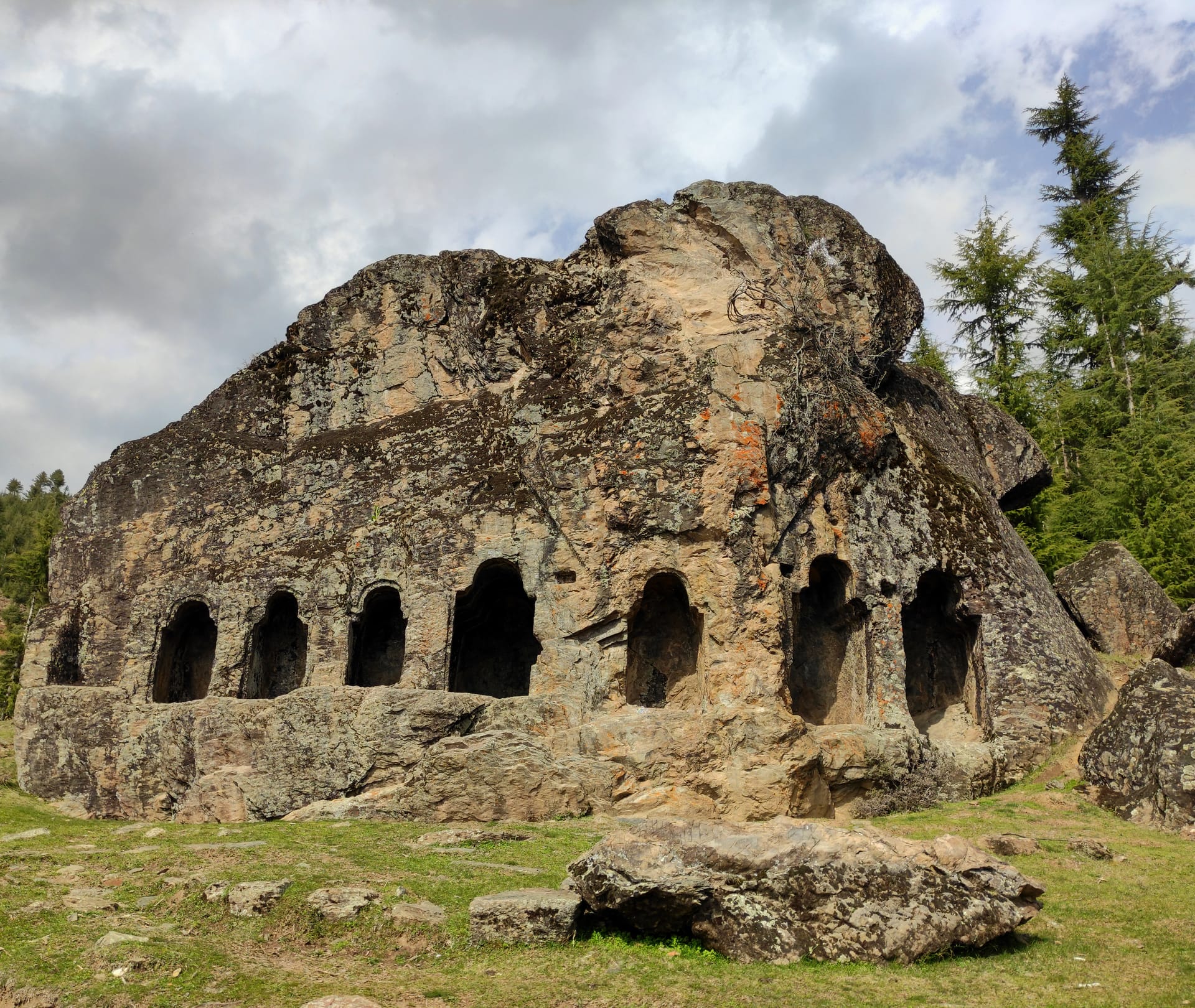 Kalaroos Caves Kashmir — The Underground River Most Tourists Never Find